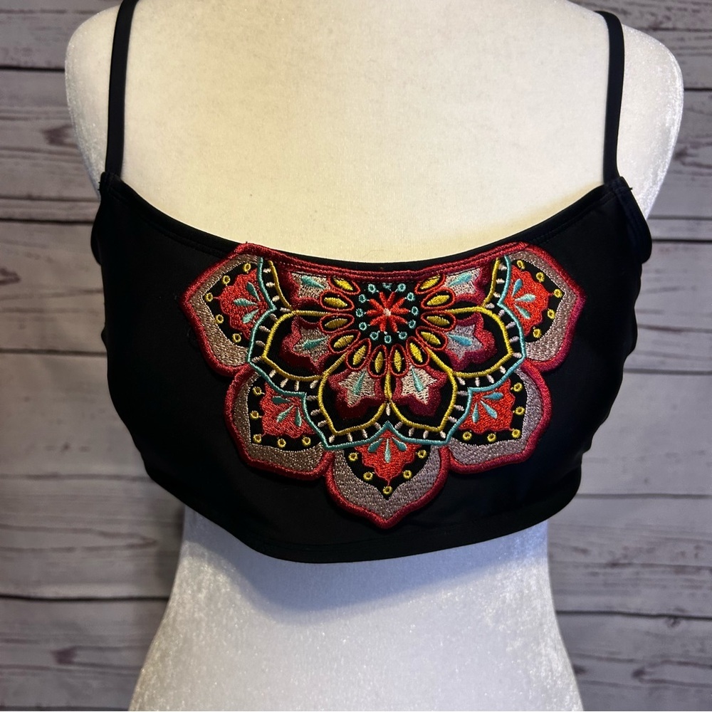 Mae Bikini Top XL (16–18) | Black Swimsuit Top with Colorful Embroidered - Picture 2 of 5